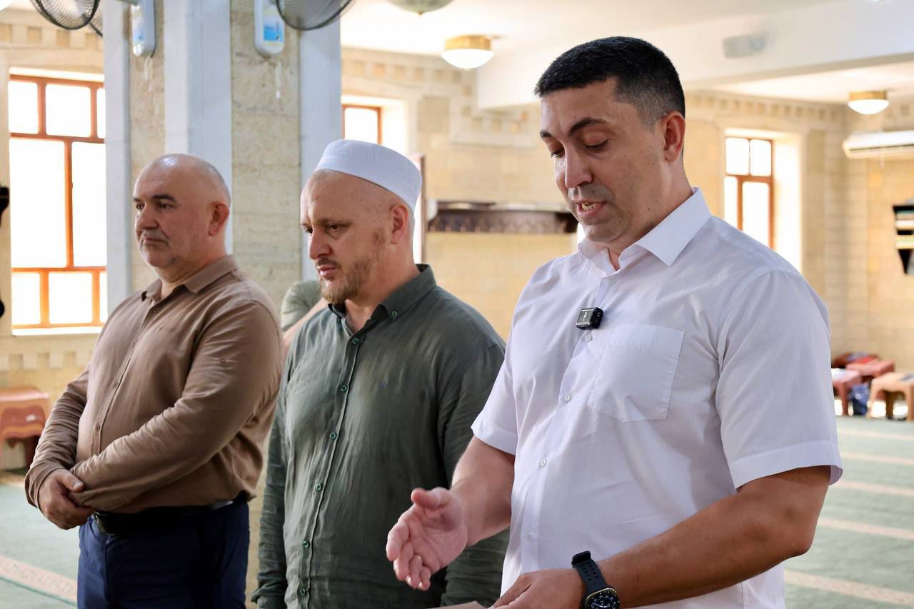 Министр по делам молодежи провел рабочую встречу в Хасавюрте